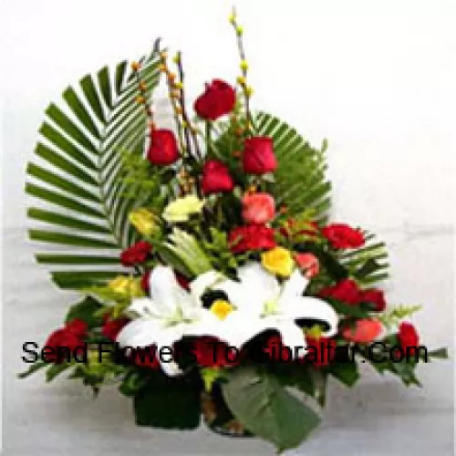 Mand met diverse bloemen, waaronder lelies, rozen en anjers